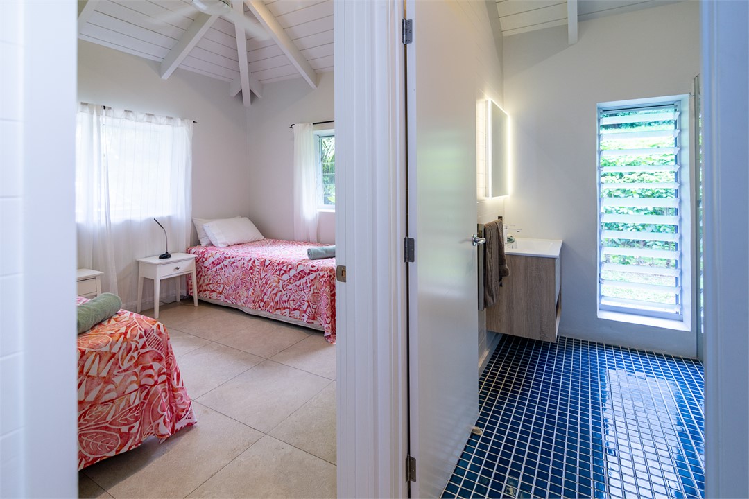 Bedroom 3 - 1 x queen or 2 king singles