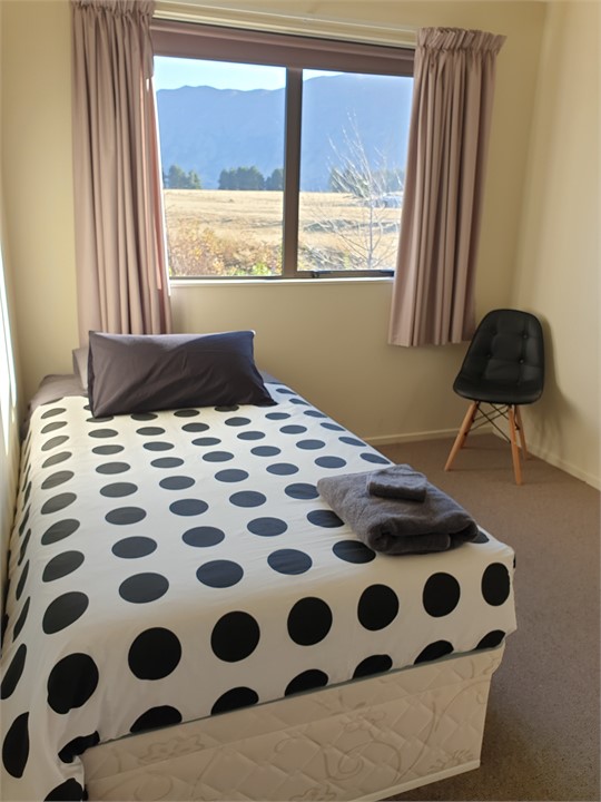 King single with trundler