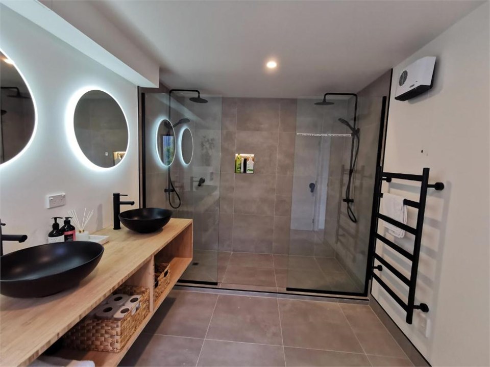 master bedroom twin showers