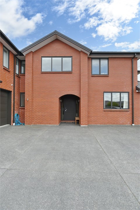 Front Entrance – Parking for 2 Cars