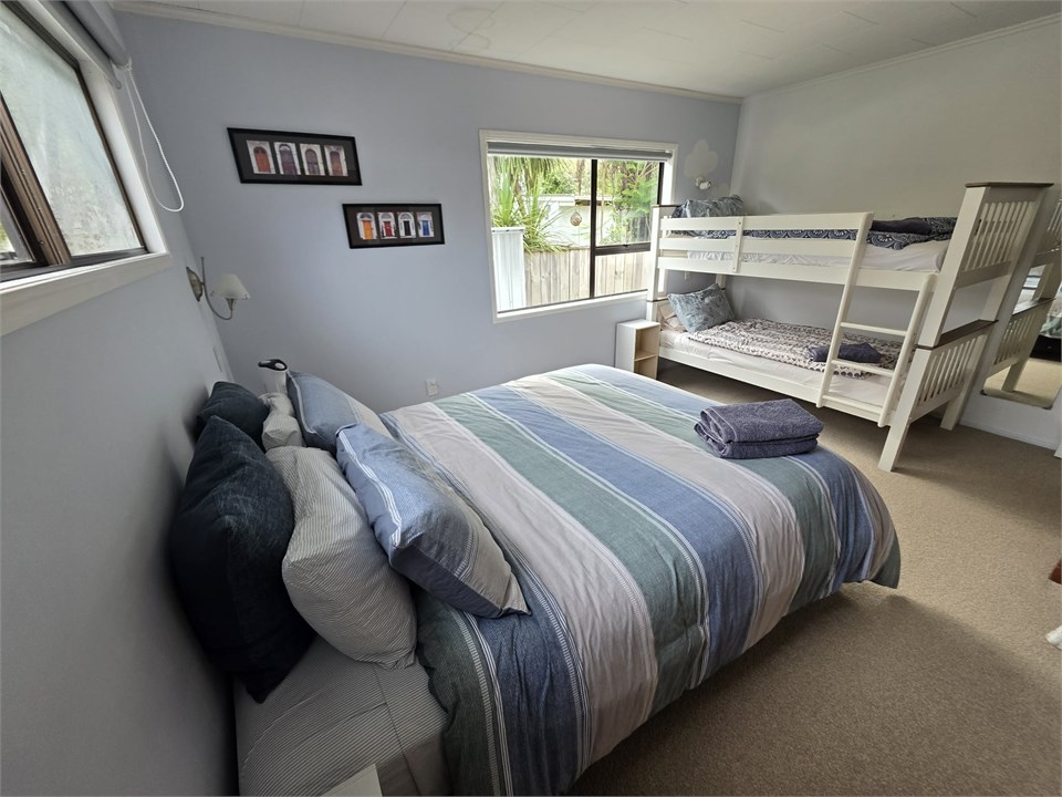 Kids room with Queen beds and bunk beds