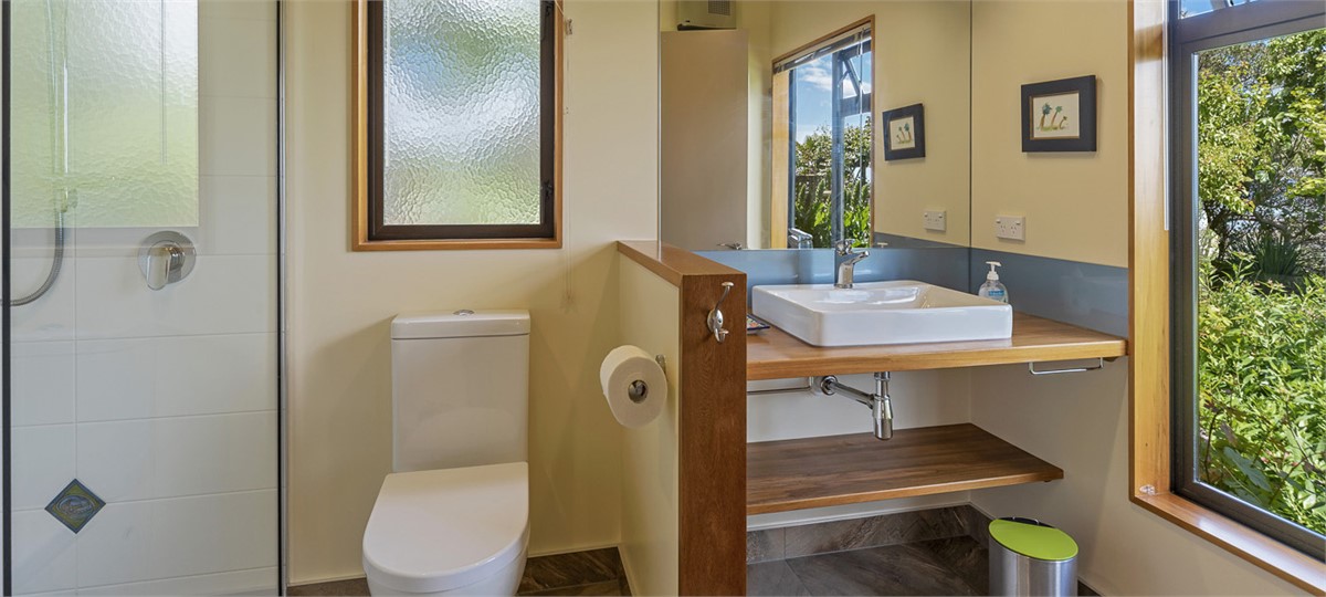Bedroom 2 ensuite bathroom with Sower, Toilet