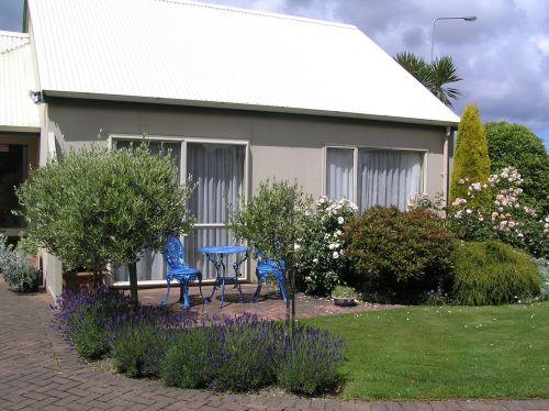 Sunny north facing front view