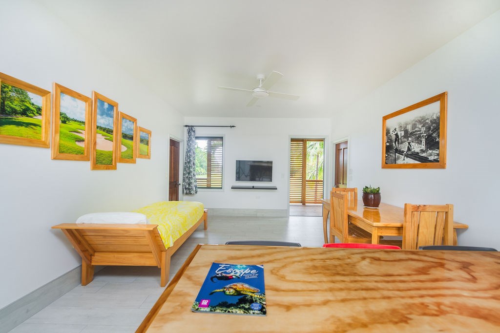 Lounge/Kitchen/Dining/Daybed