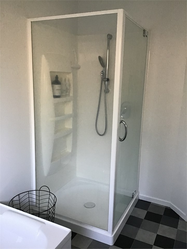 Main bathroom