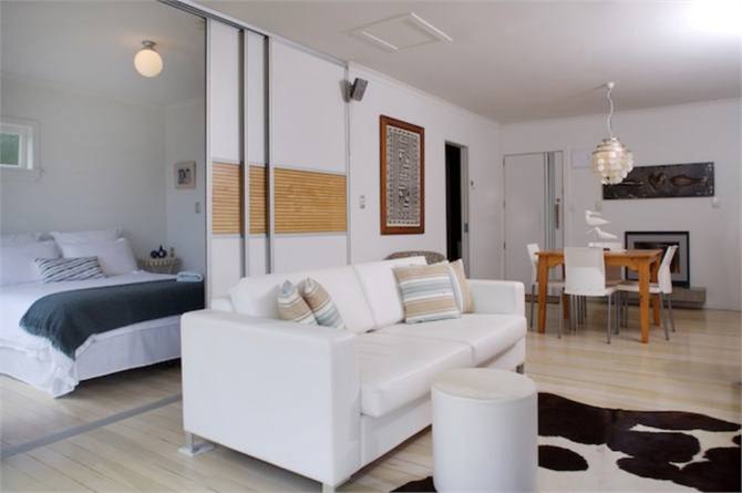 Lounge Bedroom Waiheke holiday home