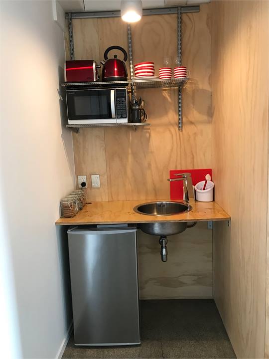 Coffee, tea and food heating facilities