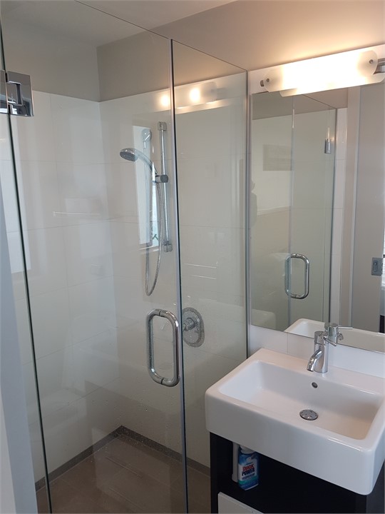 Ensuite off main bedroom