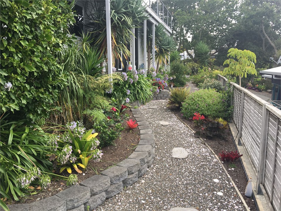 Garden path from Spa Pool