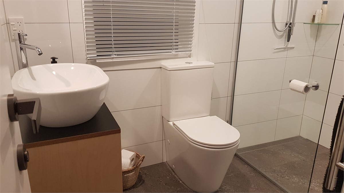 Master bedroom ensuite