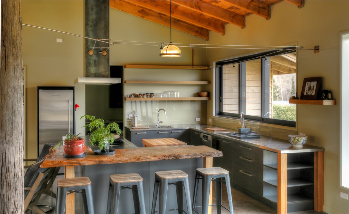 Efficient kitchen with all the goodies