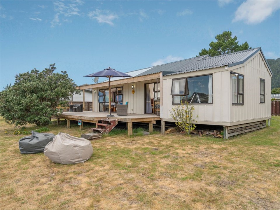 Pilots Rest (Bachcare) Pauanui Bach for rent Holiday Houses