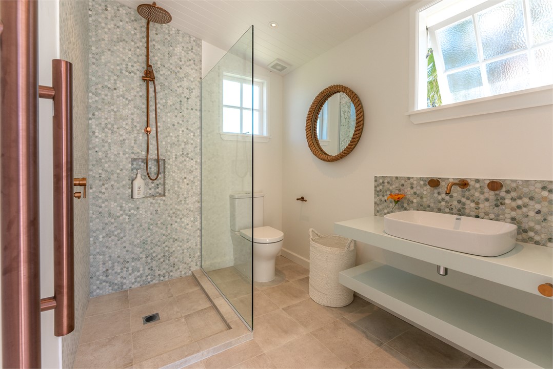 Bathroom 2 - ( living level )