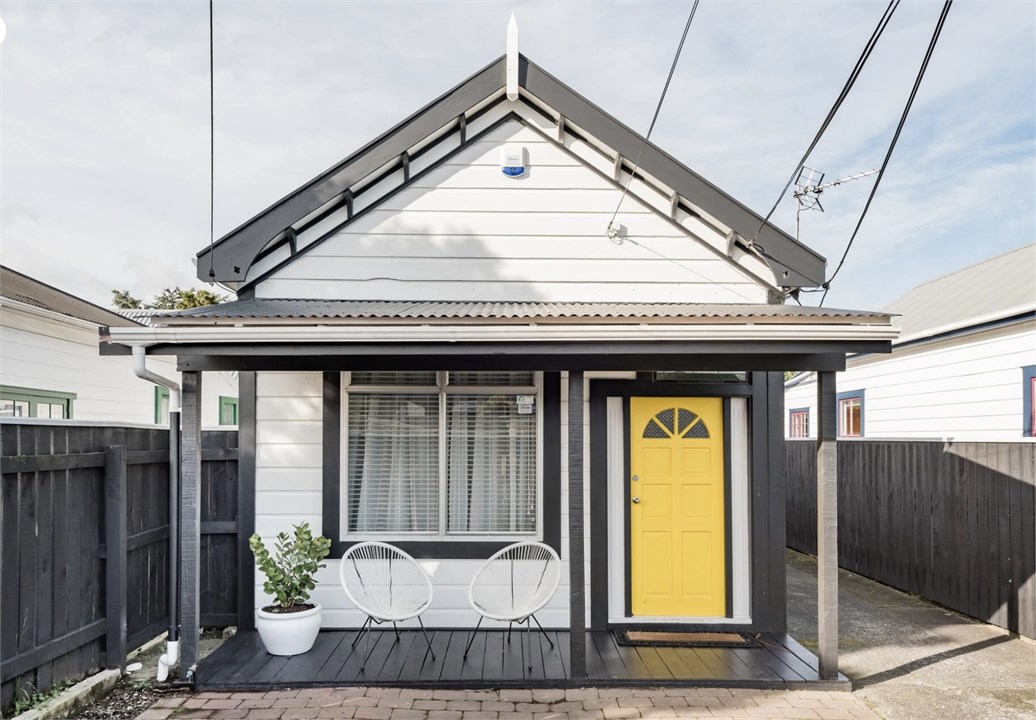 Heritage Cottage in the Heart of Petone Petone Cottage for rent