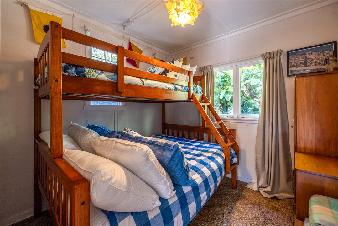 Double bed and single bed above