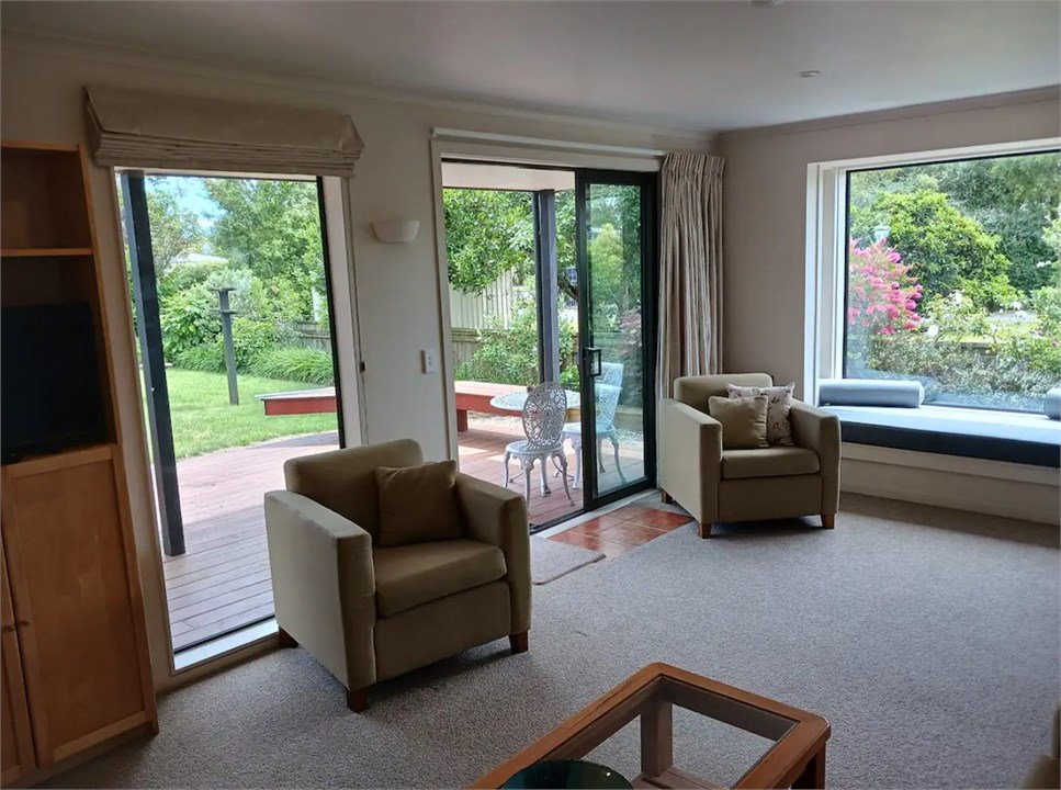 Lounge and sun window