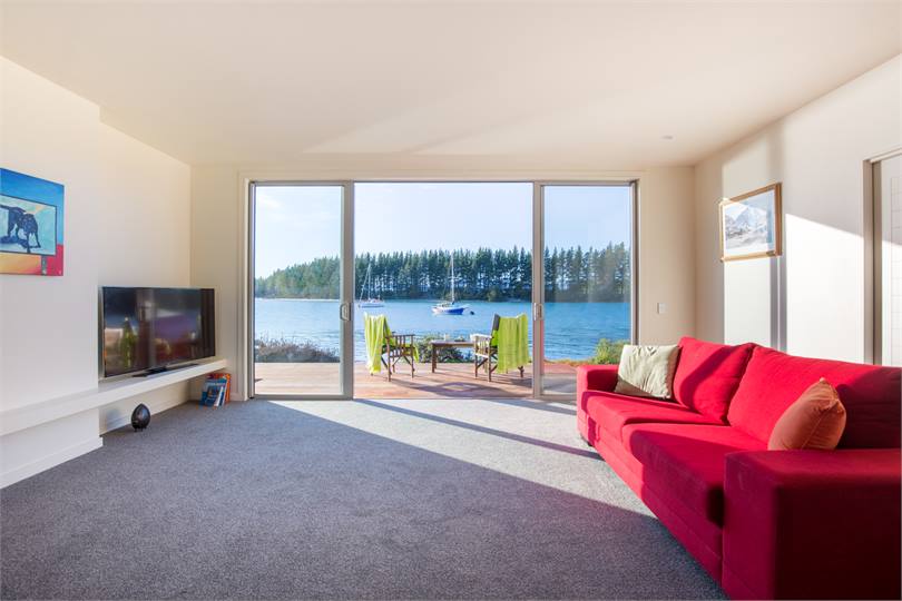 single storey lounge