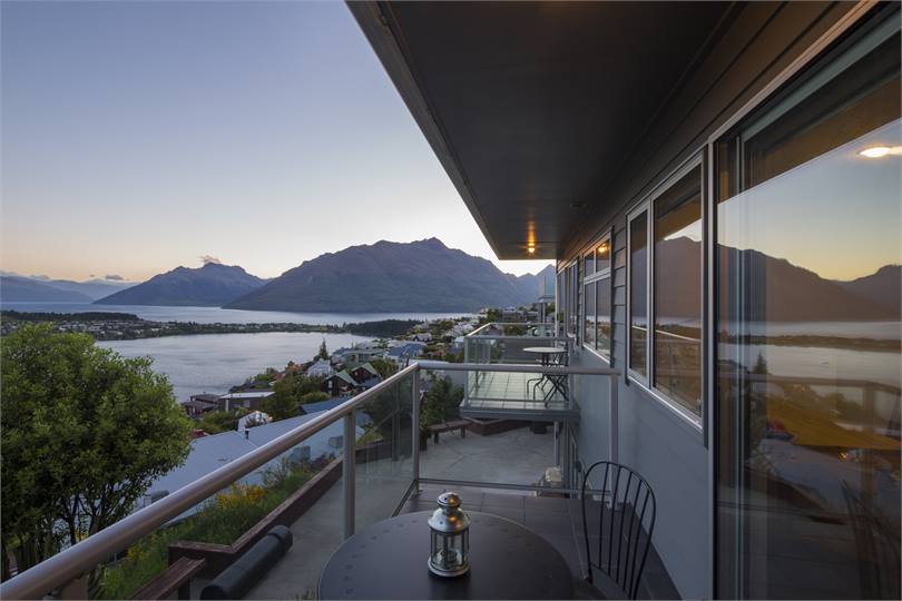 Private lakefacing balconies of 2 bedrooms