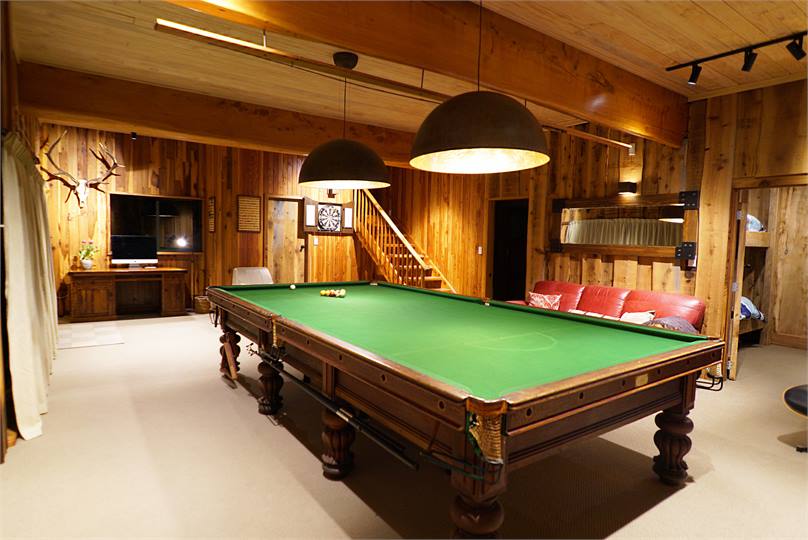 Billiard room with darts, 50" TV and XBOX