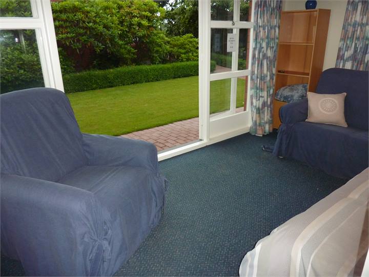 Kowhai Room ~ outlook to garden