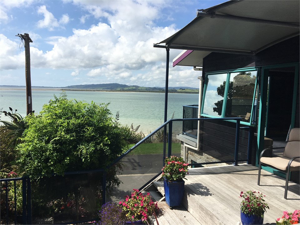 Master Bedroom sunny side deck