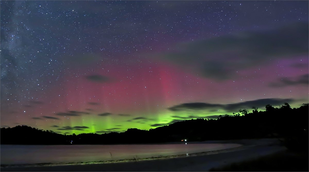 Aurora Australis from the beach.