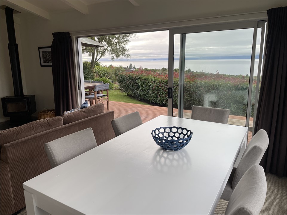 Open plan dining, kitchen & lounge