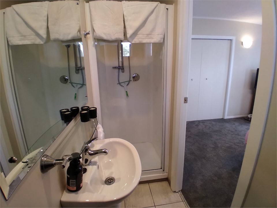 Ensuite Bathroom from Queen Bedroom