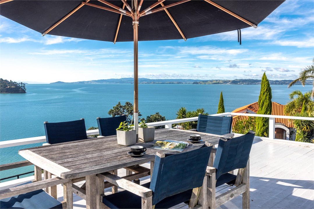 Panoramic Views Waiheke Island Holiday Home for rent Holiday Houses