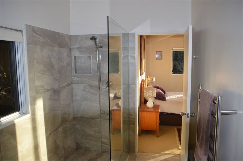 master bedroom ensuite