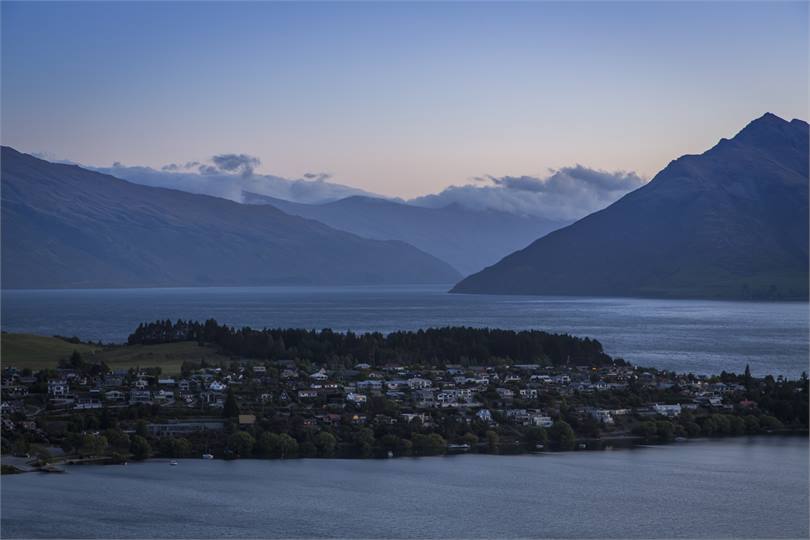 Views towards Kelvin Heights Peninsula