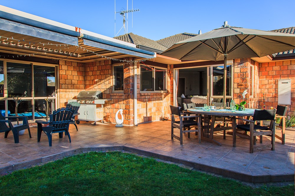 Papamoa quiet and close to the beach Papamoa Residential House for