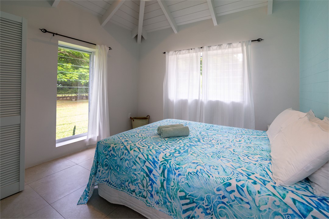 Bedroom 2 - large queen bed