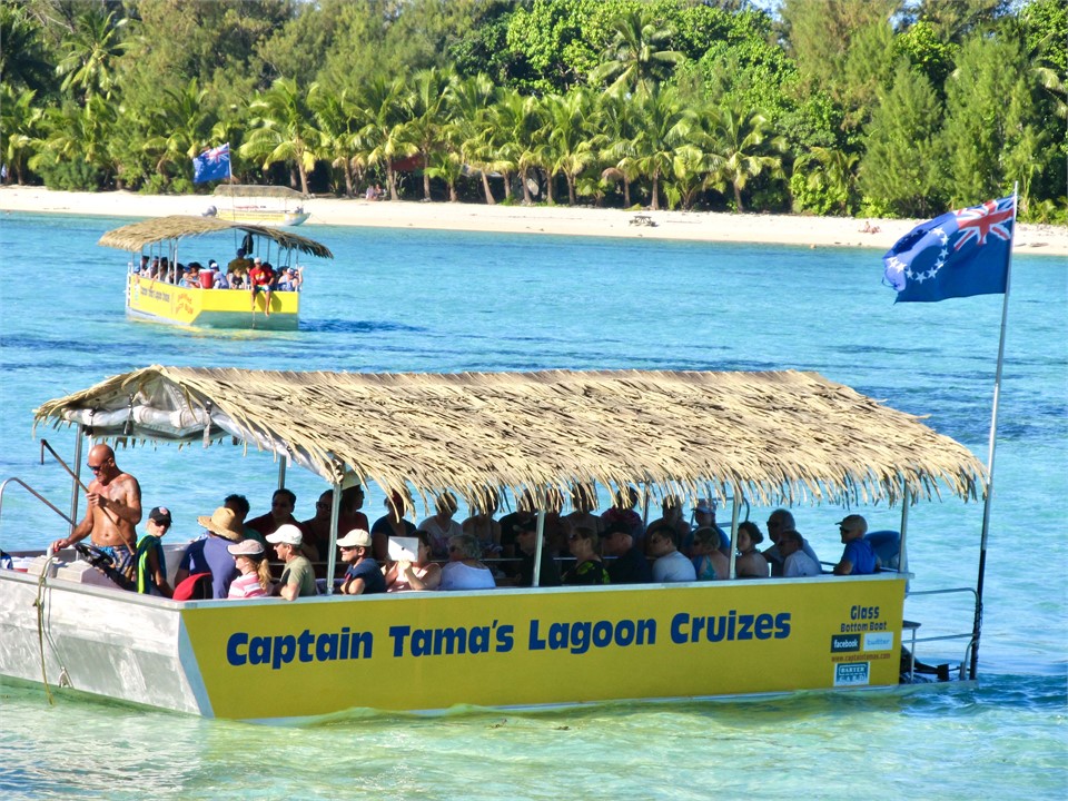 take a lagoon cruise on Muri Beach