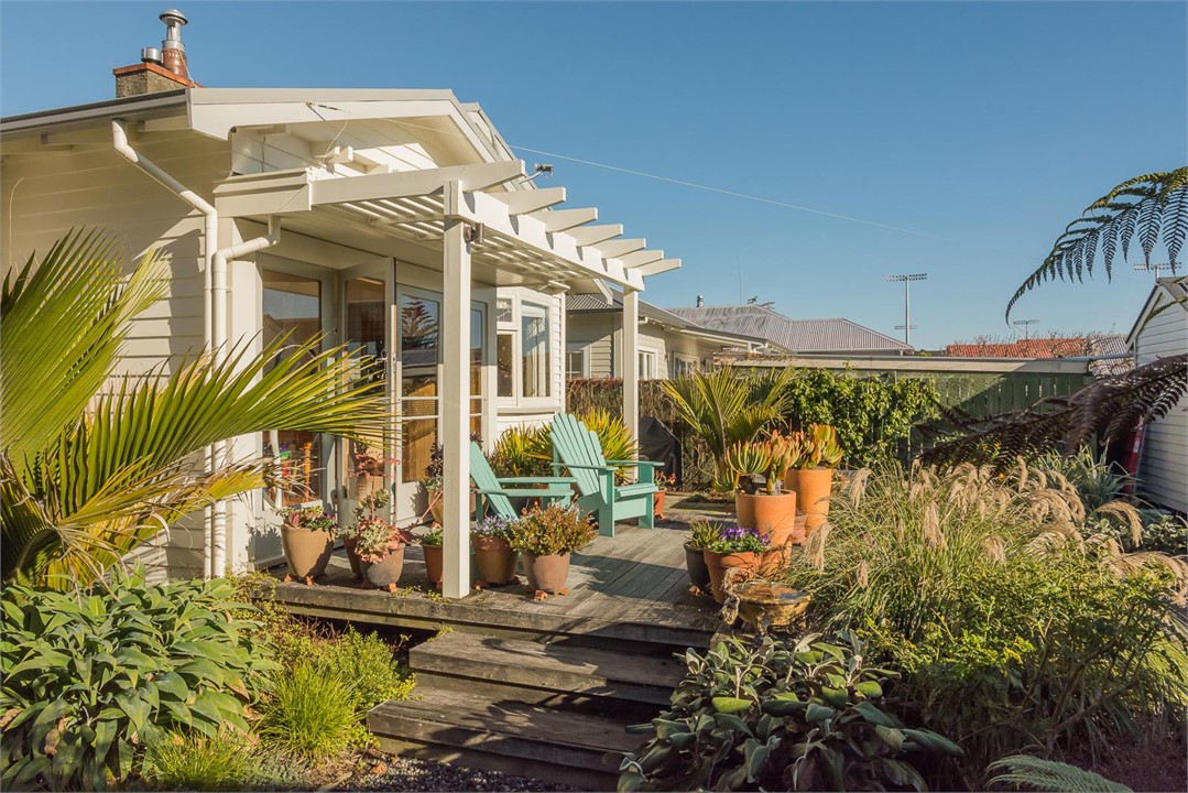 Elliott Street Gem-Nelson Inner-city Holiday Home