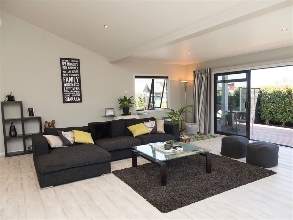 Bermuda Beauty (Bachcare) One Tree Point Bach for rent Holiday Houses