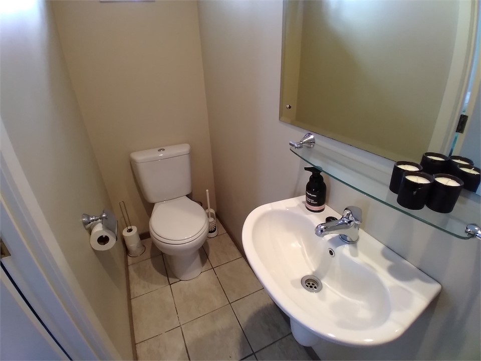 Ensuite Bathroom from Queen Bedroom