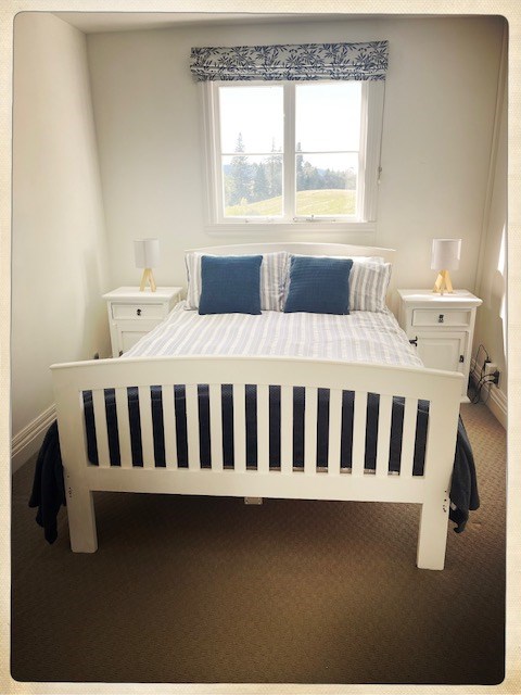 Bedroom 1 - Queen Bed