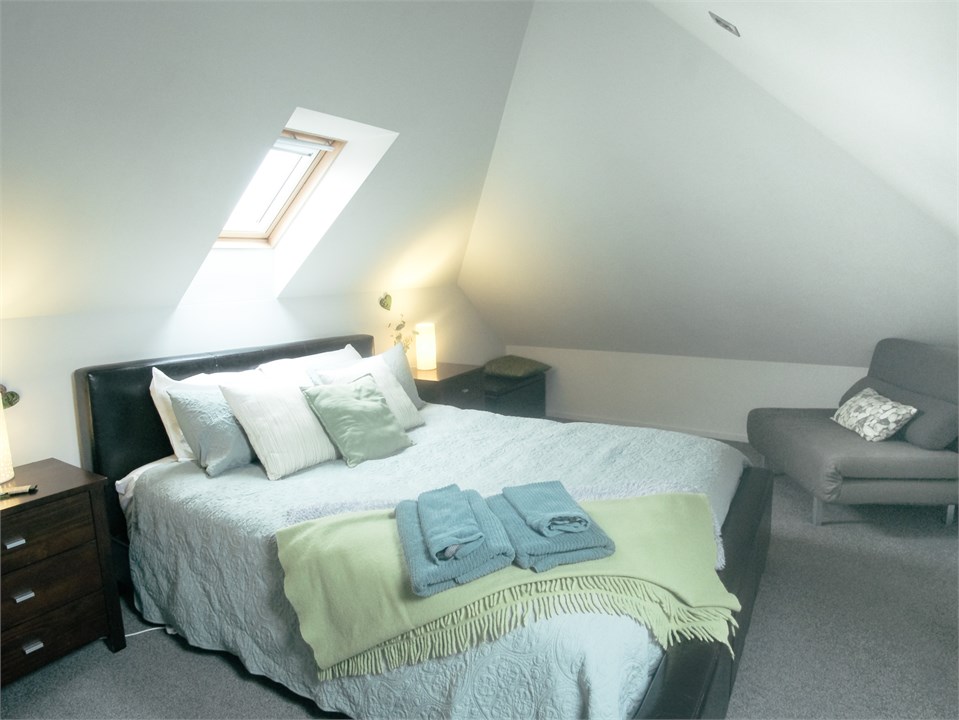 Second Bedroom (queen bed and single sofa bed)