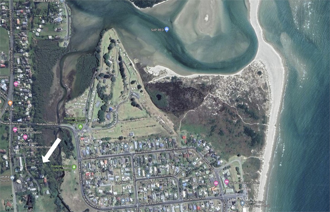 Easy access to estuary and beach by road