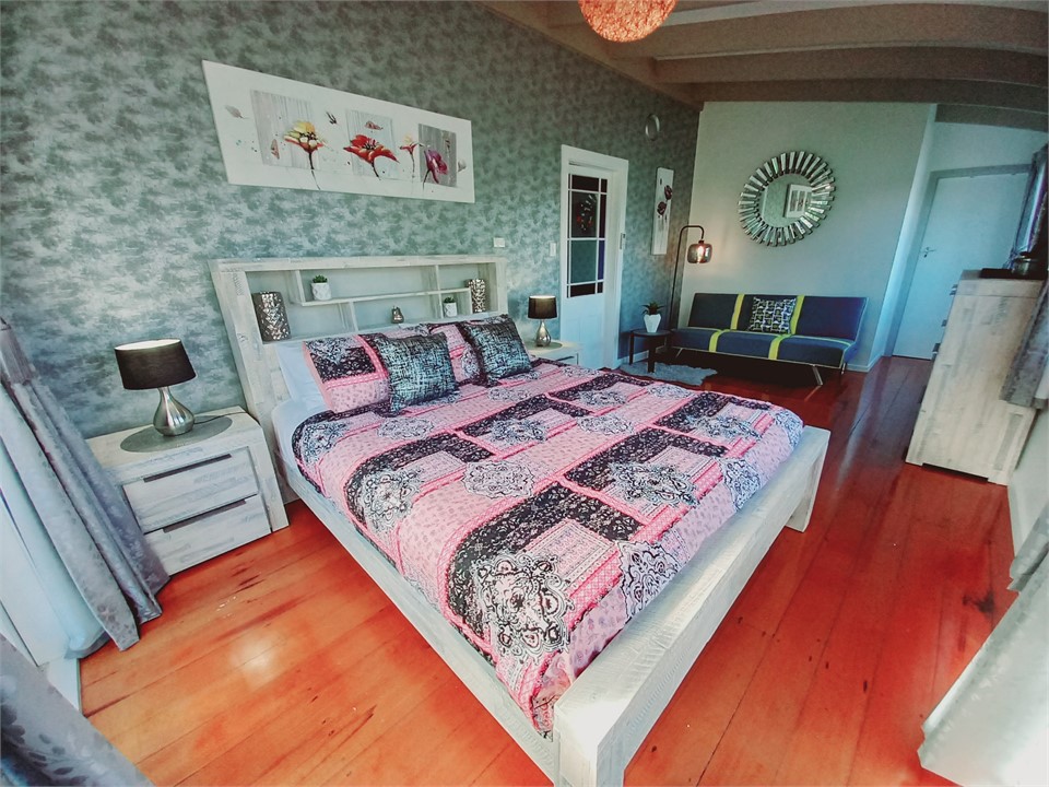 Gorgeous master with en-suite&air con