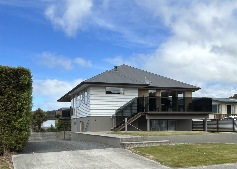 Kaka Point Views Kaka Point Holiday Home for rent Holiday Houses