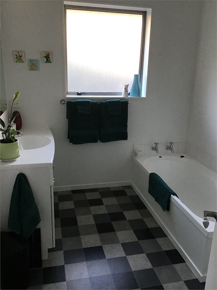 Main bathroom