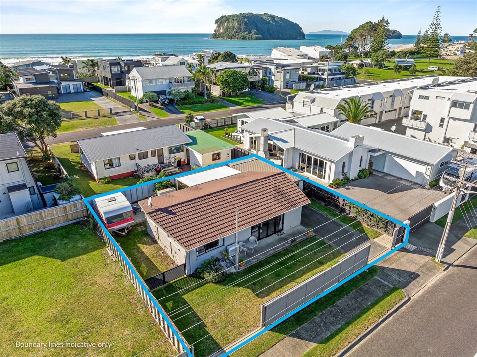 Location; Surf club 3 min away, around corner.