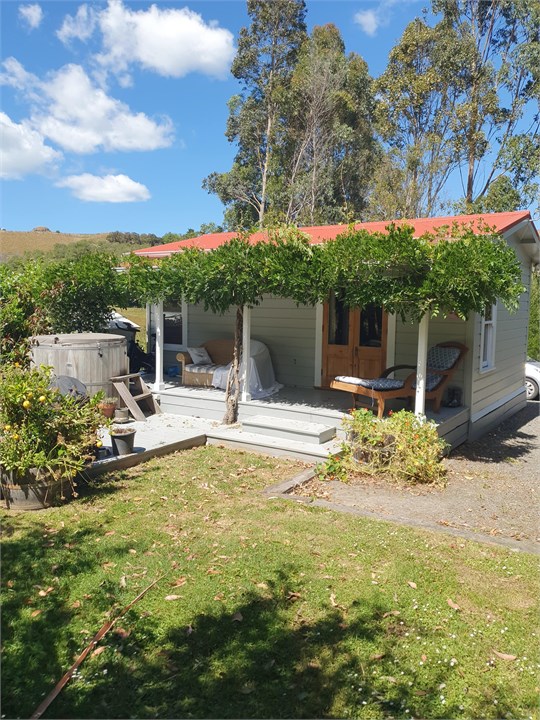 Little House of Bloom with hot tub