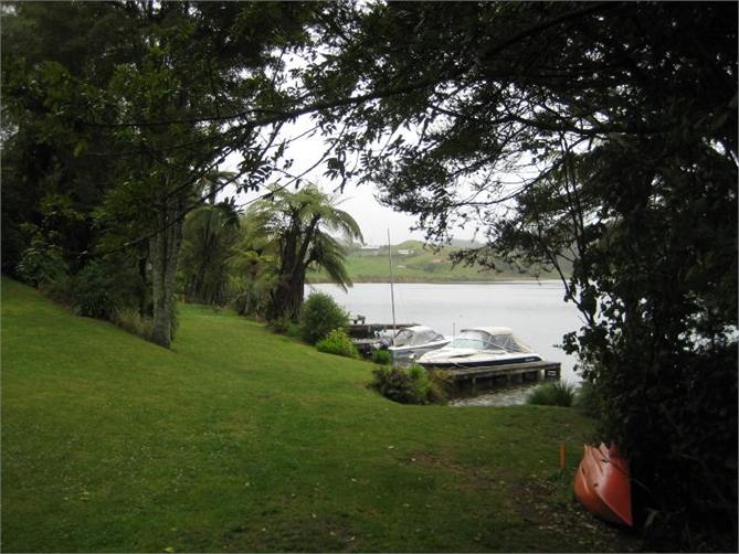 Reserve and Jetty 100m away