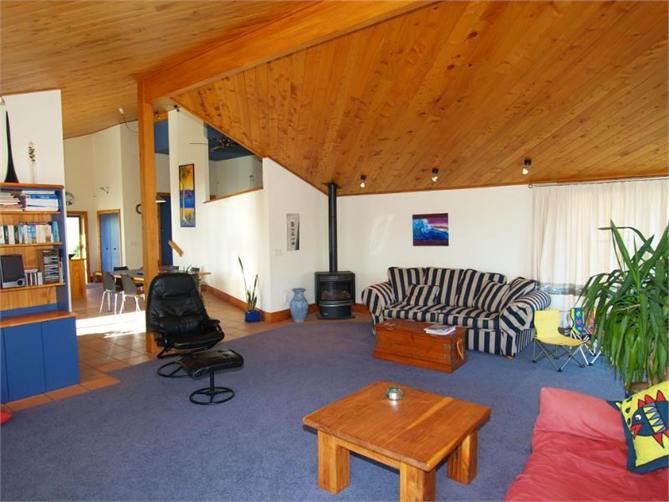 LOUNGE with heatpump heating