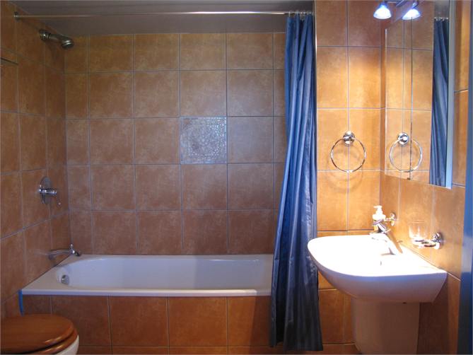 1st floor bath