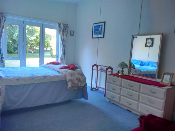 1st Queen brm large rooms fully furnished