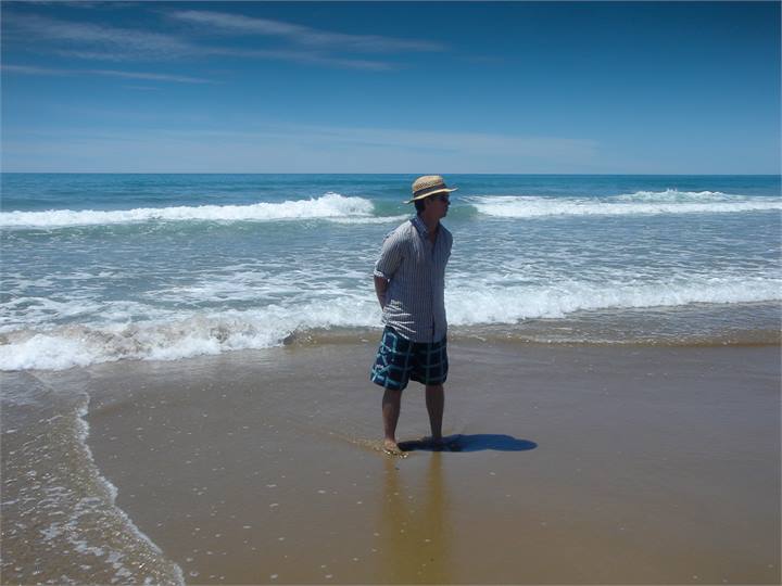 Safe swimming and surf 10 & 15 minutes away.